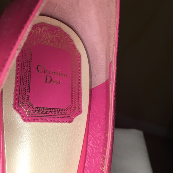 Christian Dior NWT VINTAGE Fuchsia Patent Leather Platform Dior Logo Heels 💕 - Picture 10 of 14